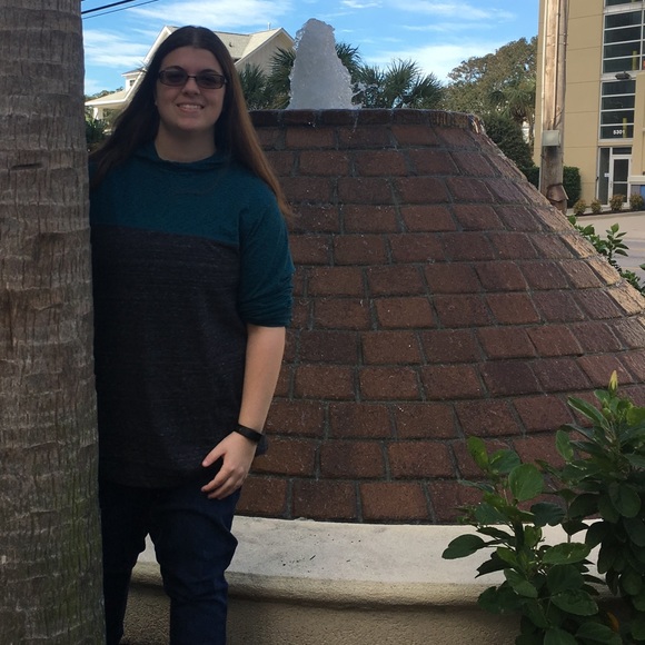 Meet your Posher, Rhe - Picture 2 of 2